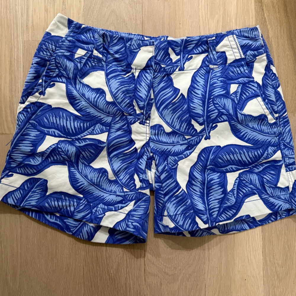 Vineyard vines blue banana leaf chino shorts - Picture 3 of 13